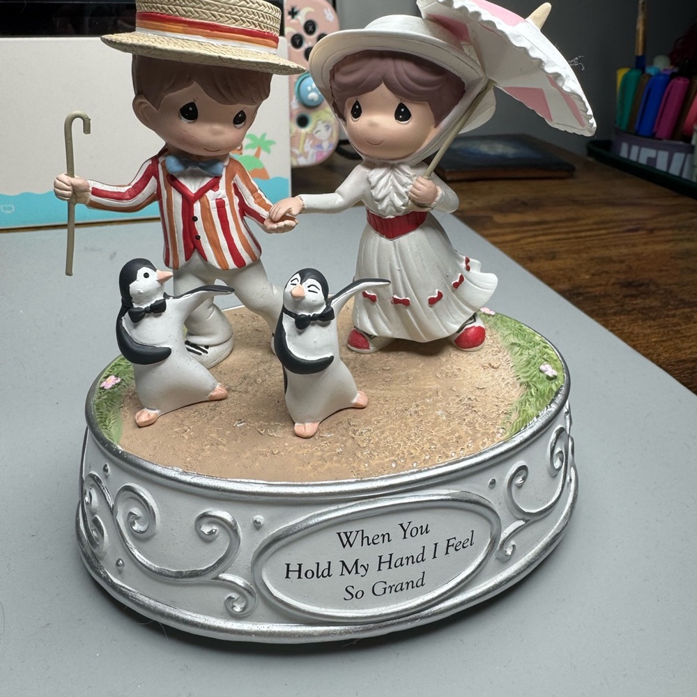 Disney Precious Moments Mary Poppins Music Box